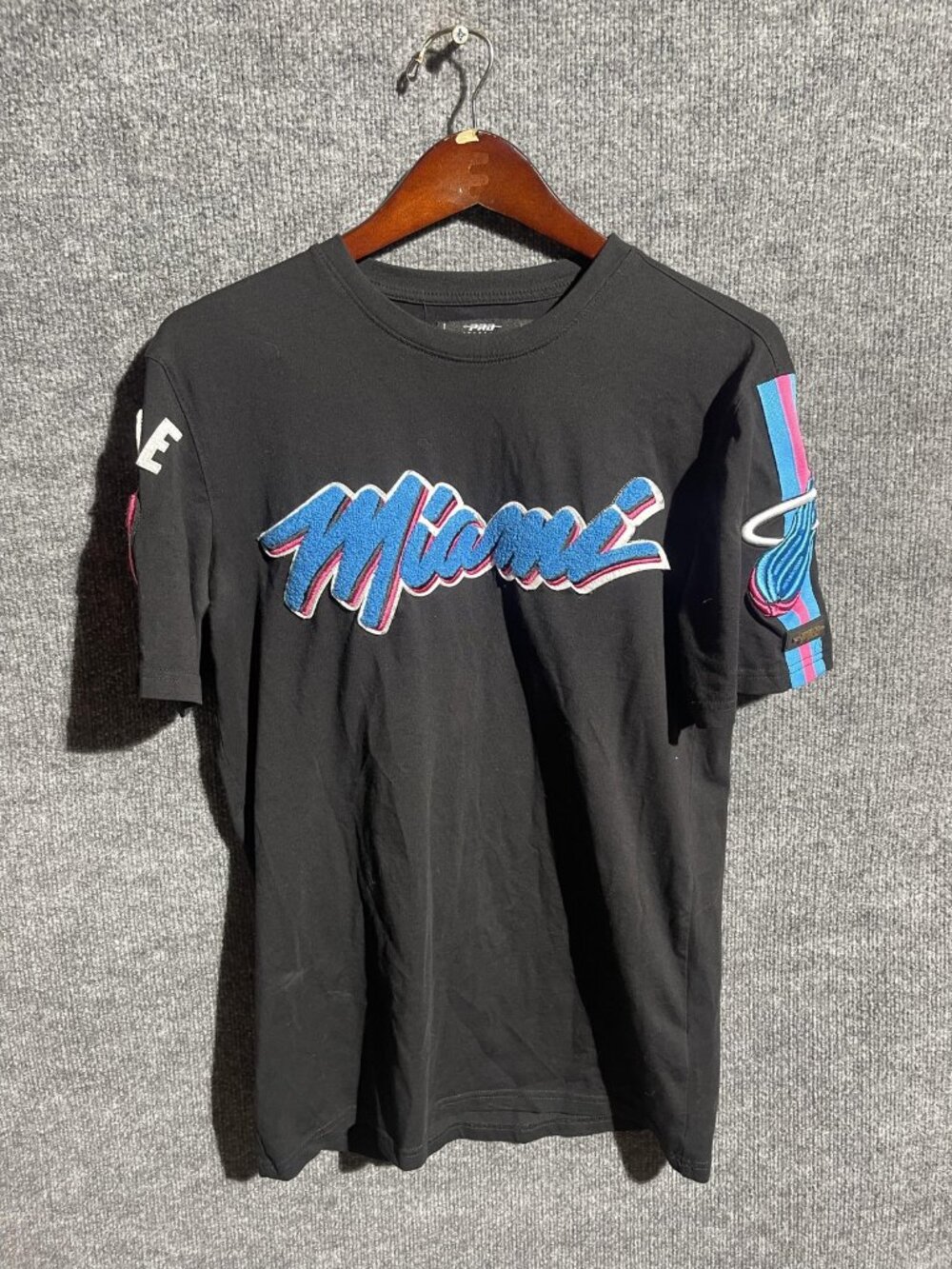 Miami Heat Shirt Mens Small Black NBA Basketball Dwyane Wade 3 Vice Tee